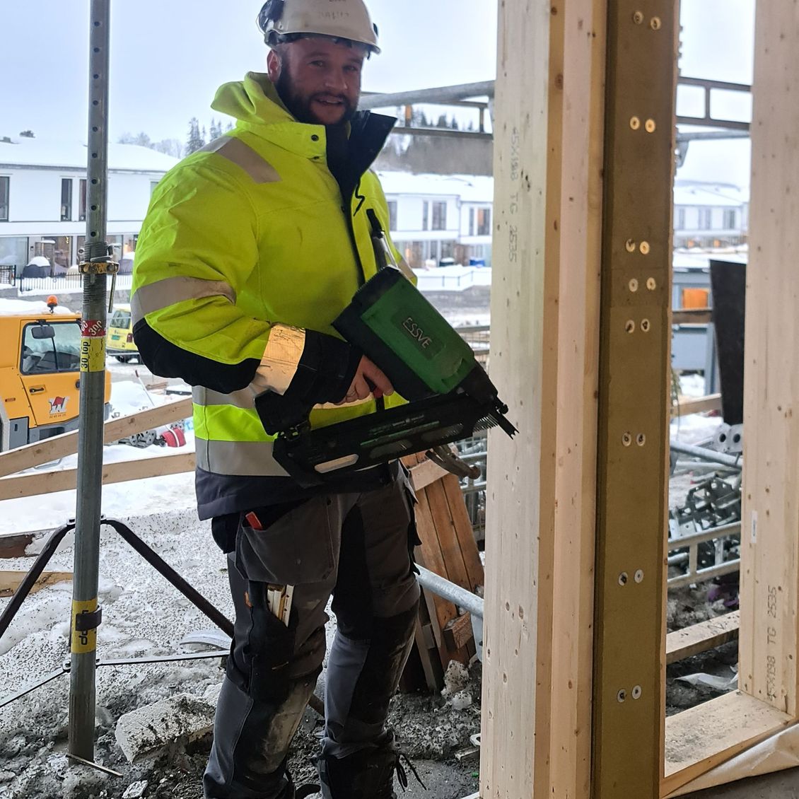 KM Bygg Entreprenør AS, ansatte